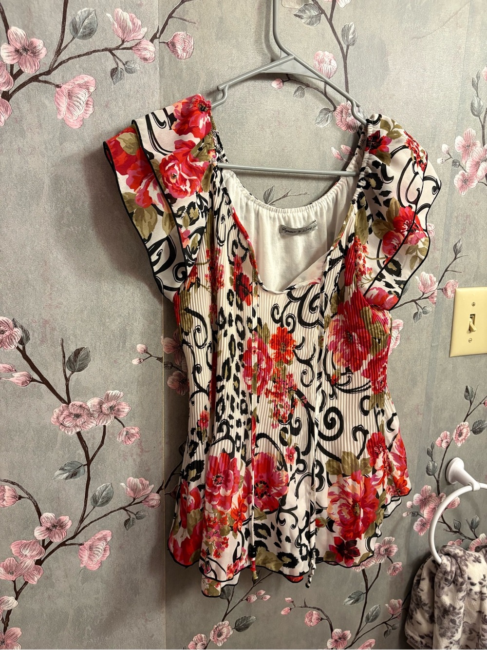 Signature by Larry Levine Cream Blouse with Red Floral & Black Scroll